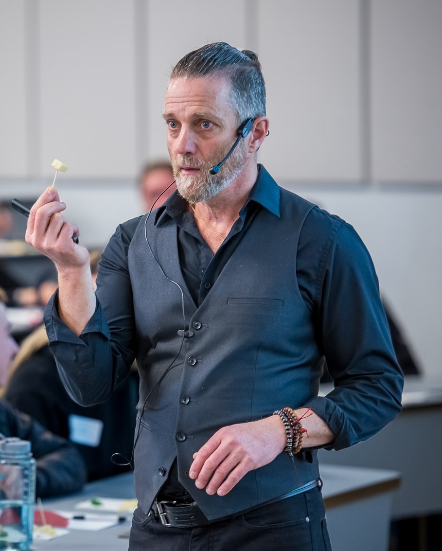 Michel Lucas en classe à l'Université Laval
